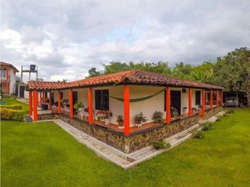 SE VENDE CHALET VA A LA HERRADURA