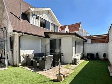 Casa en venta de 3 dorm. en Las Condes