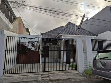 Rumah Manyar tirtomoyo Hadap timur STRATEGIS, BAGUS