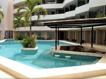 Penthouse, a pasos de la Quinta Avenida y 650 metros de la playa, cine, albercas