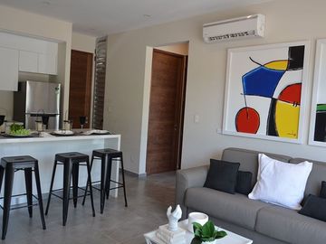 Penthouse, a pasos de la Quinta Avenida y 650 metros de la playa, cine, albercas