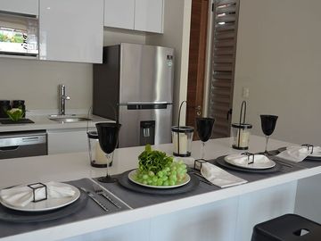Penthouse, a pasos de la Quinta Avenida y 650 metros de la playa, cine, albercas