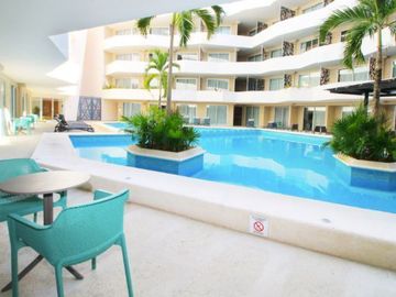 Penthouse, a pasos de la Quinta Avenida y 650 metros de la playa, cine, albercas