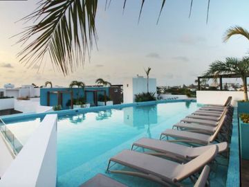 Penthouse, a pasos de la Quinta Avenida y 650 metros de la playa, cine, albercas