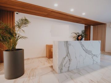 Penthouse, a pasos de la Quinta Avenida y 650 metros de la playa, cine, albercas