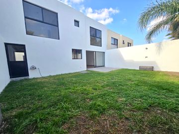 CASA EN RENTA EN PRIVADA RESIDENCIAL DEL PARQUE