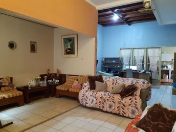 Rumah Cantik pinggir jalan di Gria Jakarta, Pamulang