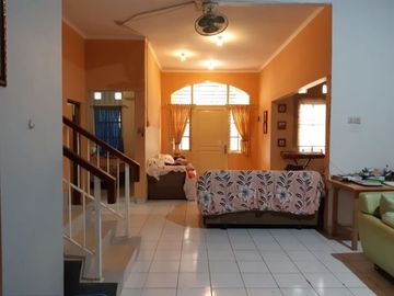 Rumah Cantik pinggir jalan di Gria Jakarta, Pamulang