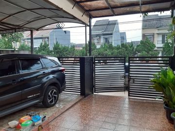 Rumah Cantik pinggir jalan di Gria Jakarta, Pamulang