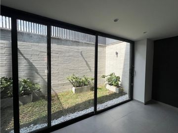 HERMOSA CASA PARA ESTRENAR EN RIONEGRO, SECTOR BARRO BLANCO