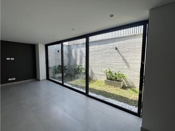 HERMOSA CASA PARA ESTRENAR EN RIONEGRO, SECTOR BARRO BLANCO
