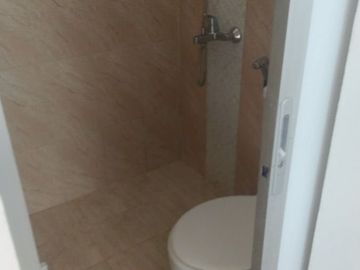 Dijual kontrakan exclusive design apartemen, 6 pintu di grand wisata, bekasi timur