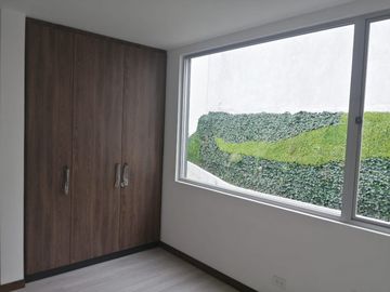 Casa por estrenar Cumbayá vía intervalles 273m2 4 habitaciones