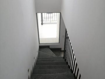 Casa por estrenar Cumbayá vía intervalles 273m2 4 habitaciones