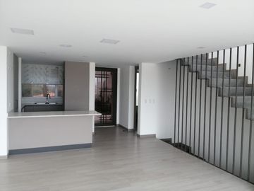 Casa por estrenar Cumbayá vía intervalles 273m2 4 habitaciones