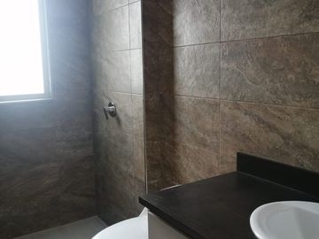 Casa por estrenar Cumbayá vía intervalles 273m2 4 habitaciones