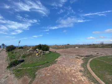 Venta  residencia en  exclusivo fracccionamiento- campo de golf con vista al mar