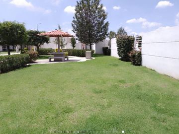CASA EN VENTA EN CUAUTLANCINGO, CON RECAMARA PLANTA BAJA. AMENIDADES CERCA DE VW