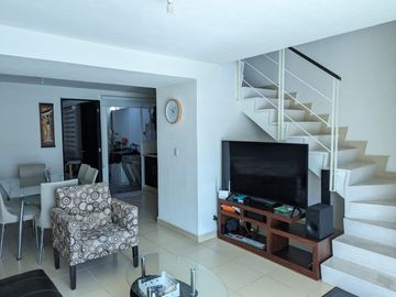 CASA EN VENTA EN CUAUTLANCINGO, CON RECAMARA PLANTA BAJA. AMENIDADES CERCA DE VW