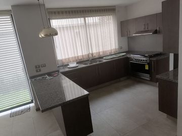 HERMOSA CASA EN SANTA GEMA, CAMINO REAL