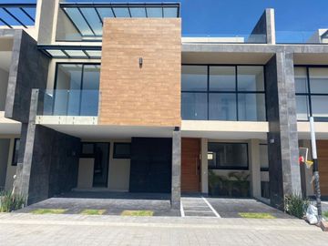 HERMOSA CASA EN SANTA GEMA, CAMINO REAL