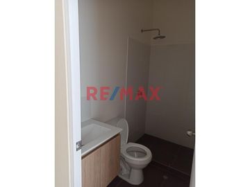 Ubicadísimo departamento a 7 cuadras de la Universidad Católica. Ideal para estudiante. Edificio completamente nuevo, de estreno, posee las siguientes