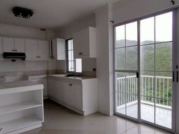 3 Bedrooms Unfurnished House located in Labangon, Cebu City