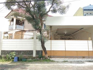 Rumah Mewah Hook 2 Lantai Siap Huni Murah Strategis SHM IMB di Perumahan Elite Malang