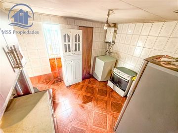 Oportunidad en La Florida Casa 2D/1B Metro lo Quillayes