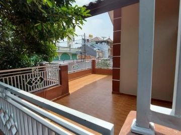Rumah Mewah Matraman Jakarta Timur, 10 Unit Kost"an, 1 Kios