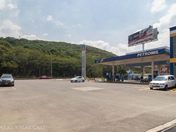 Bodega en venta en Yumbo. Cod V5643