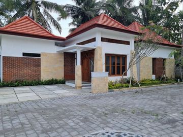 DIJUAL CEPAT, VILLA FULL FURNISHED, DEKAT CANDI BOROBUDUR DI MAGELANG