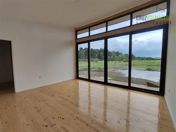 Casa en arriendo de 3 dorm. en Puerto Varas