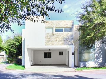 Casa en venta en zona cumbres, las lomas sector bosques