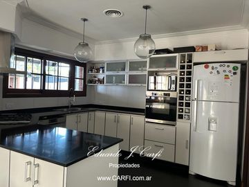 VENTA  DE CASA 6 AMBIENTES