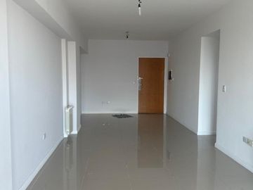 4 AMBIENTES CON COCHERA , VISTA A LA PLAZA  AMENITIES