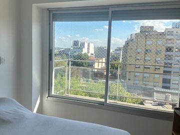 4 AMBIENTES CON COCHERA , VISTA A LA PLAZA  AMENITIES
