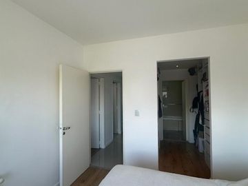 4 AMBIENTES CON COCHERA , VISTA A LA PLAZA  AMENITIES