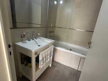4 AMBIENTES CON COCHERA , VISTA A LA PLAZA  AMENITIES