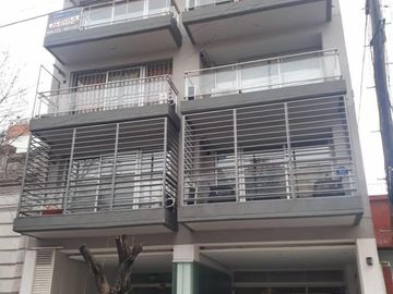 4 AMBIENTES CON COCHERA , VISTA A LA PLAZA  AMENITIES