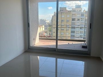 4 AMBIENTES CON COCHERA , VISTA A LA PLAZA  AMENITIES