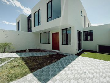 VENTA CASA 3D TUMBACO  SECTOR HILACRIL