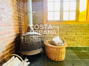 Encantadora parcela con casa en Melosilla