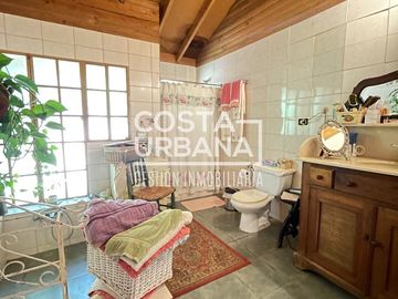 Encantadora parcela con casa en Melosilla