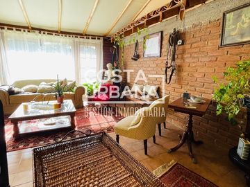 Encantadora parcela con casa en Melosilla
