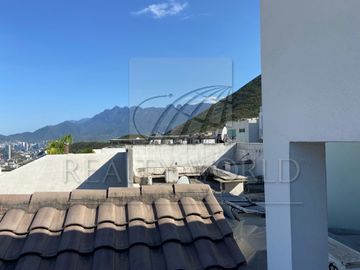 Casas Venta Monterrey Zona San Jerónimo 27-CV-4751