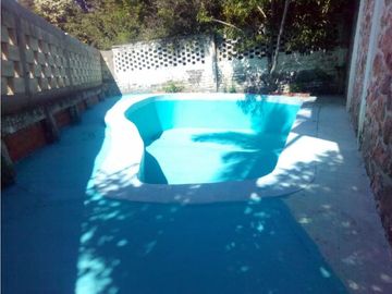 CASA EN VENTA CON VISTA AL LAGO PARA REMODELAR 
