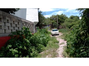 CASA EN VENTA CON VISTA AL LAGO PARA REMODELAR 