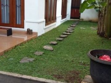 Rumah halaman luas, shm, swimming pool, di cinere