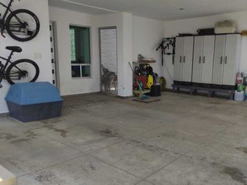 Casa en venta en el Periférico Puebla a 10 minutos de La Vista de 300 m2 de terreno